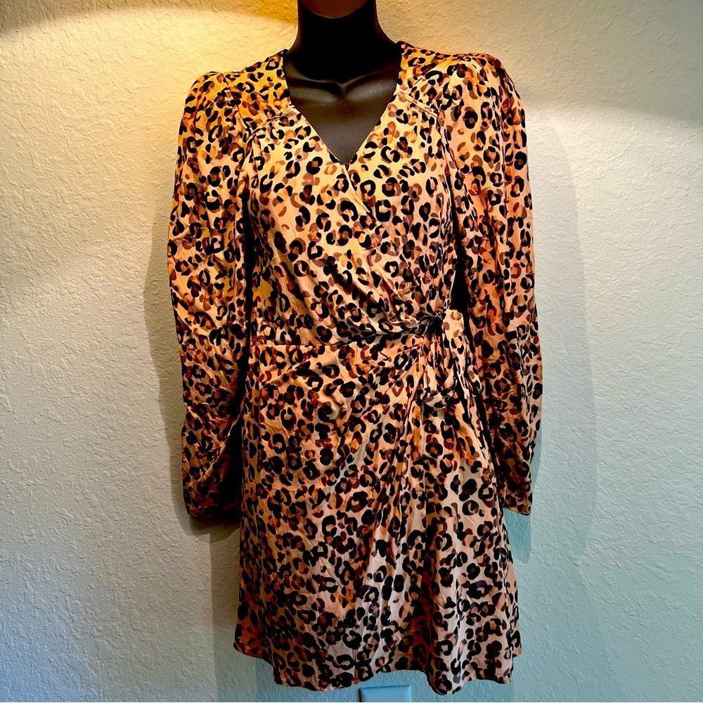 ASTR cheetah print wrap dress 🔥 Excellent condition 🔥 size XS